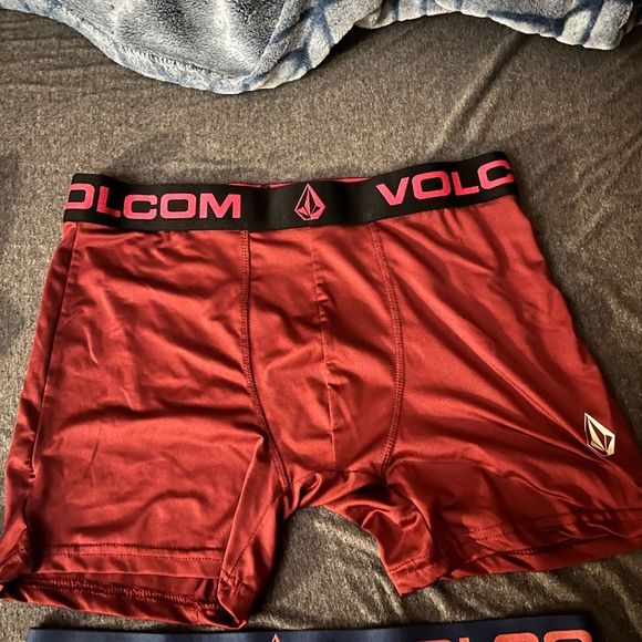 4 Brand New Pairs Of VOLCOM Boxers - Picture 3 of 6